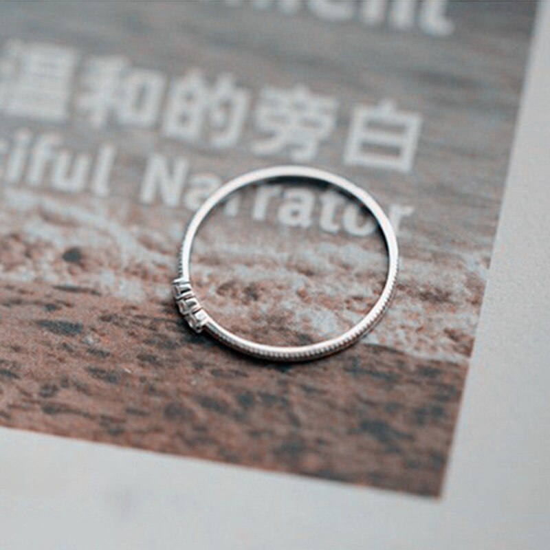 ZHOUYANG Zarte Ringe Für Frauen Mini Zirkonia Licht Gelb Gold Silber Farbe Dünne Finger Ring Schmuck KBR005