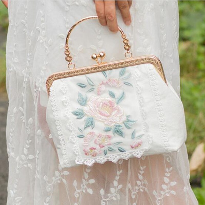 Women Vintage Kiss Lock Handbag Chinese Style Embroidery Purses and Clutches with Chain Strap Ladies Evening Bags Shoulder Bag