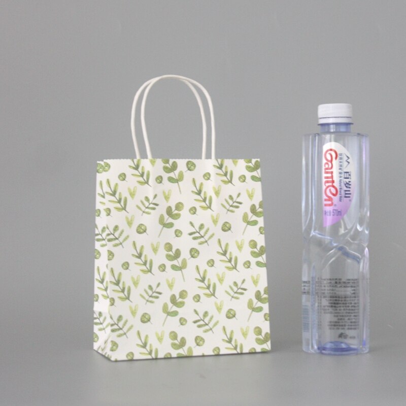 10 Stks/partij Eenvoudige Bloem Gedrukt Kraftpapier Festival Bags Papieren Zakken Met Handvatten Kinderen Bags 18x15x8cm: green