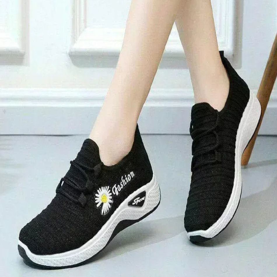 2025. Zapatos deportivos de para mujer con suelas de malla suaves y transpirables y zapatos de coco ligeros y modernos: Azul cielo / 37