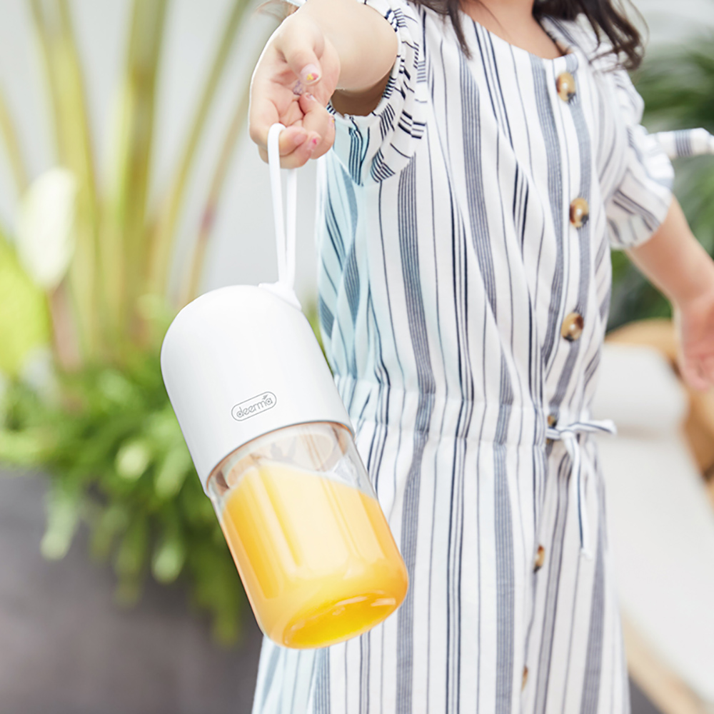 XIAOMI MijiA Deerma Portable Mini Fruit Juicer Kitchen Electric Mixer Capsule Shape Powerful Electric Juice Cup XIAOMI YouPIN