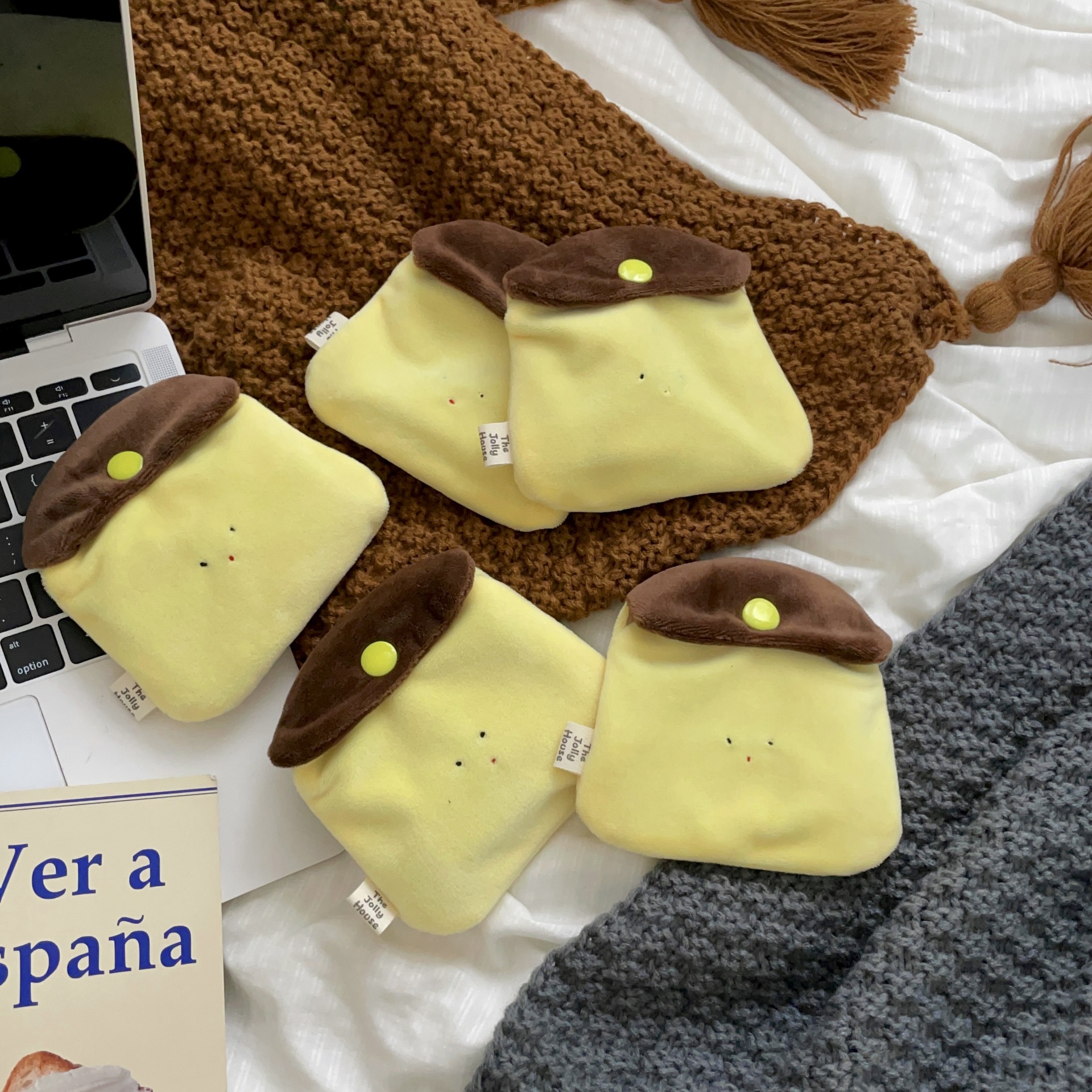 1PCS Mini Caramel Pudding Coin Purse Mini Earphone Bag Plush Cartoon Storage Bag Mini Wallet Girl