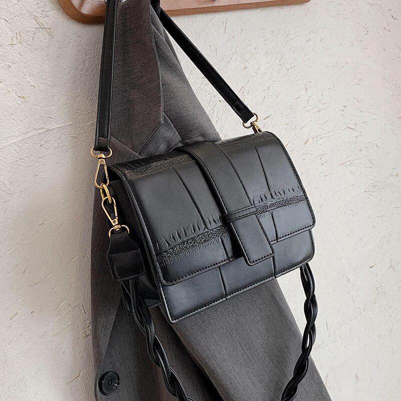 Niche Messenger Handbags Autumn/winter Advanced shoulder Square Bag Underarm Bag Dual-use Bag Width: 21cm