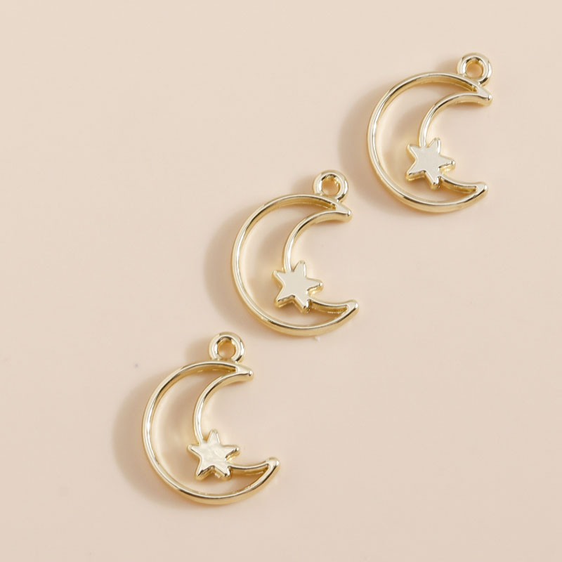 8 Uds. De bonitos colgantes de aleación chapados en oro con forma de estrella y Luna para hacer joyería DIY, accesorios hechos a mano, pendientes, collares,