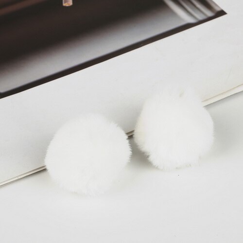 18 st/lot 4cm flerfärgad fluffig söt pom pom porte klave för kvinnor väska charm leksaker härlig päls boll pompom för nyckelring material: Vit