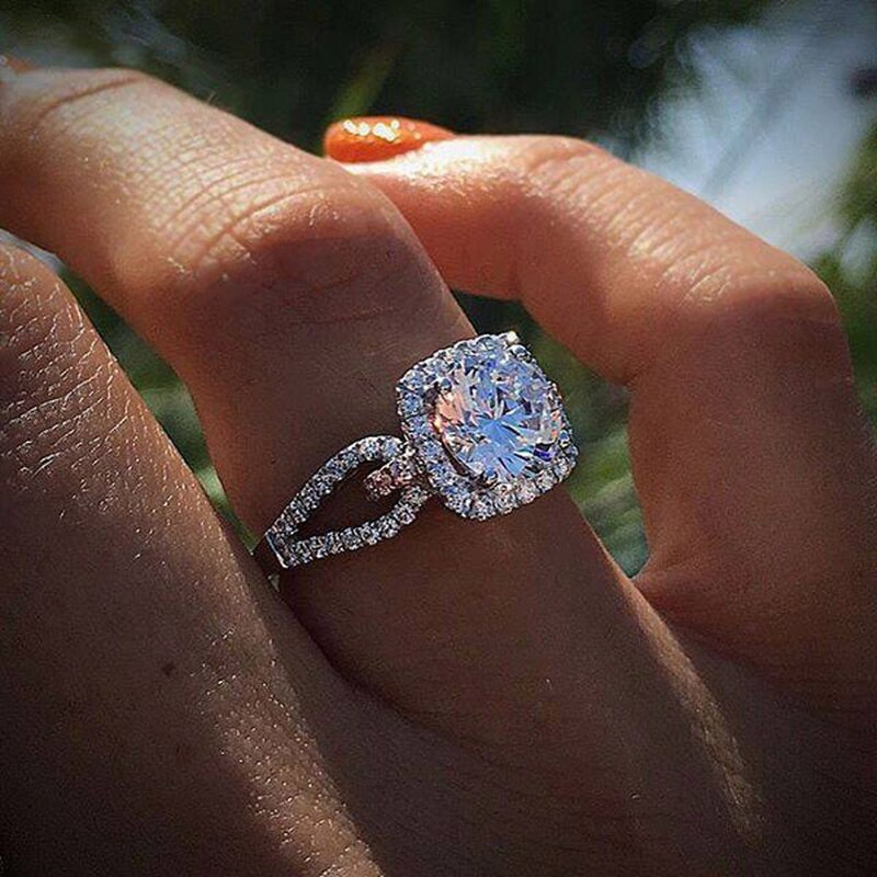 Luxurious White Glod Princess Rings Exquisite Fashion Metal Inlaid White Zircon Crystal Wedding Rings for Women Jewelry