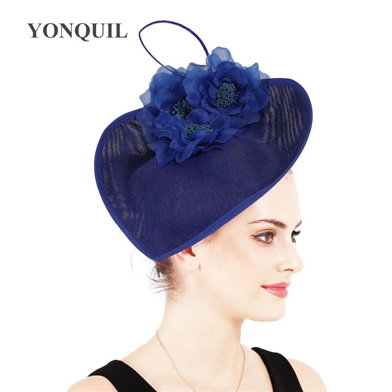 Witte hoeden voor grote feesten, fascinators voor vrouwen, veren, prachtige bruidshoeden, bruidshoofddeksels, sombrero, bloemenhoofddeksel voor dames.