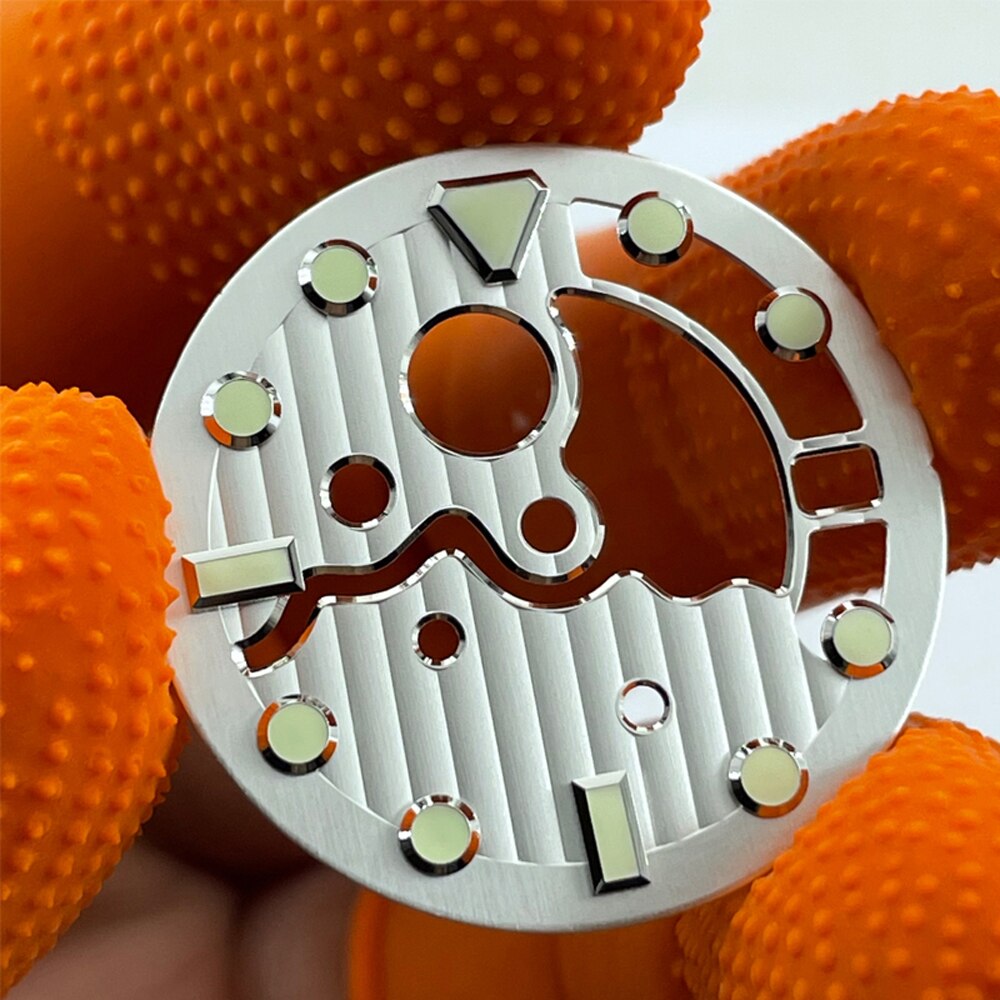 Onderdelen voor de wijzerplaat: 28.5mm holle skeletwijzerplaten,  c3 lichtgevende markeringen, geschikt voor 3.8h nh35/36 automatische uurwerken.