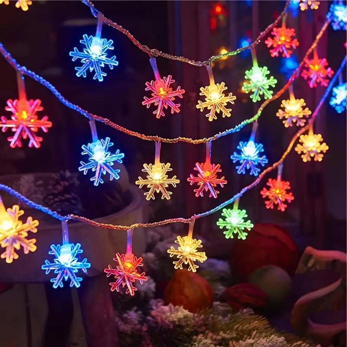 Guirlande lumineuse LED flocon de neige de noël, 1 pièce, éclairage décoratif suspendu d'intérieur et d'extérieur, lampe d'ambiance féerique pour fête dans le jardin: RGB / 61-70W