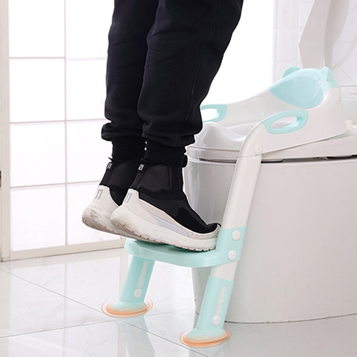 Asiento de entrenamiento con relleno suave para niños, orinal de escalera plegable con escalón para inodoros en forma de U O V