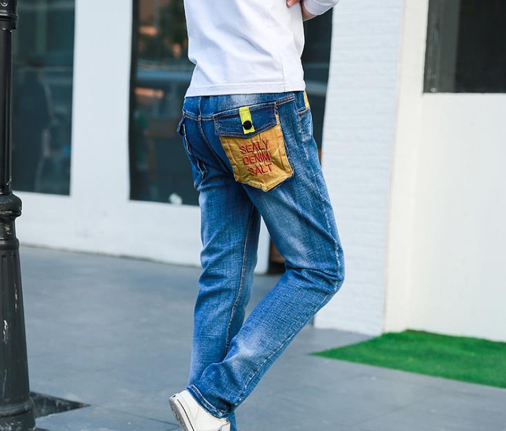Nuovi jeans da ragazzo pantaloni in denim per bambini pantaloni per bambini in denim stampati con lettere all-match pantaloni per bambini moda autunno
