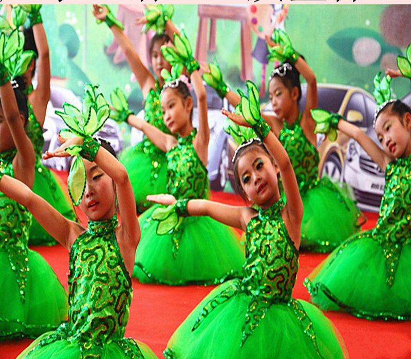 Chinesische Moderne tanzen Kostüm Kleine Baum tanzen Kleid Leistung Kostüm Art Blatt Kostüm Kollektiven Bühne Leistung Kleidung