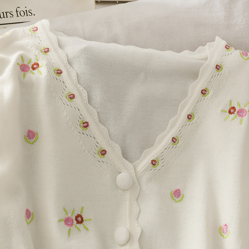 Retro søde broderede blomster strikket cardigan kvindelig v-hals kort slank slanketrøje