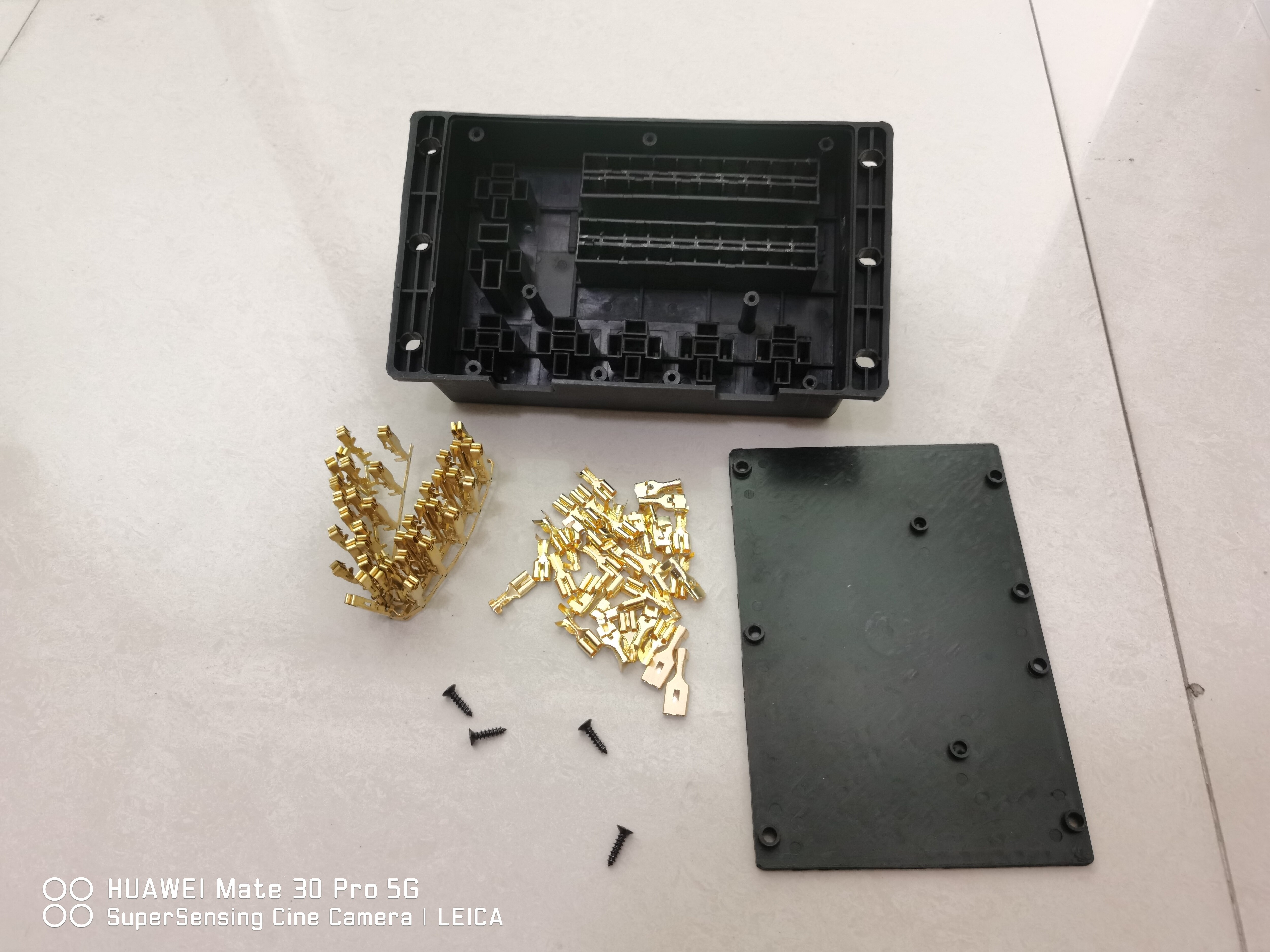 20-way fuse box, fuse relay box, with 7-bit 5-pin relay with 20 fuses