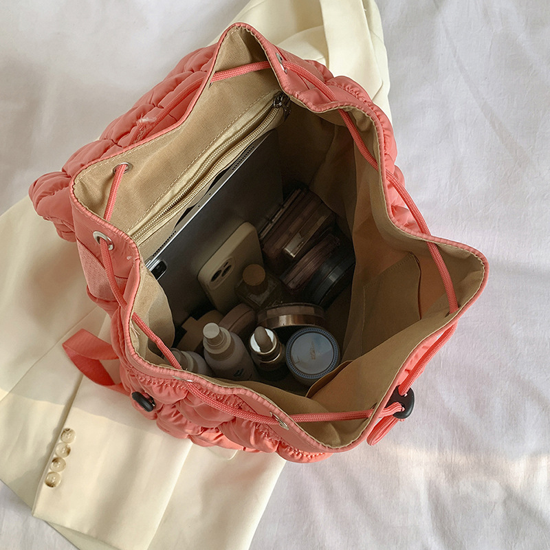 Zaini imbottiti trapuntati alla moda per le donne zaino imbottito in nylon morbido di design per borse da viaggio leggere per ragazze