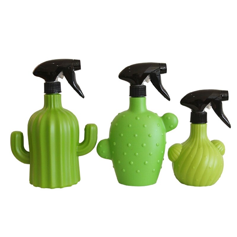 Large Capacity Garden Sprayer Cactus Shape Plastic Sprayer Single Hand Operation Spray Bottle for Backyard Patio Plants
