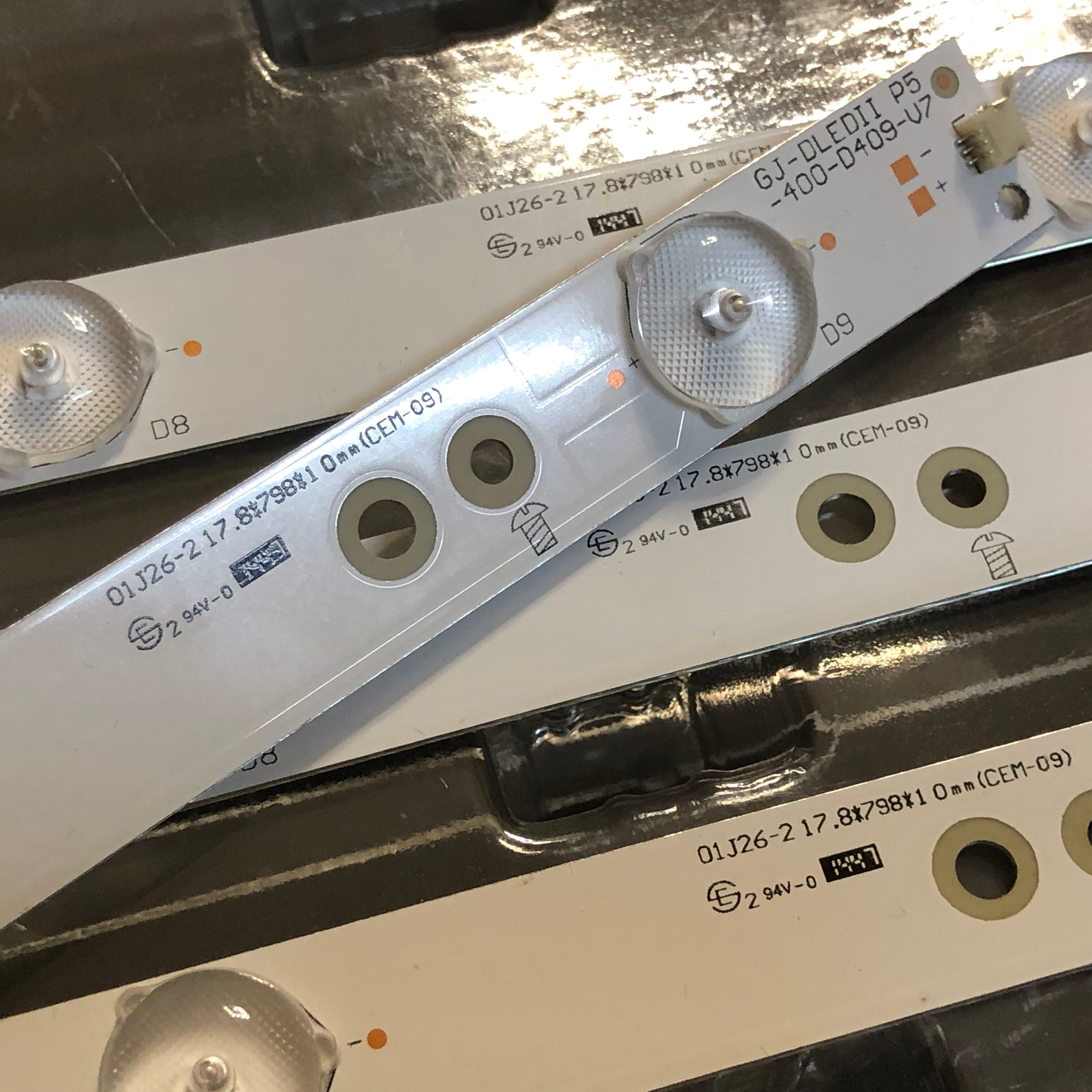 Led strip 9 lampe  lb40013 v004 lbm 400 p 0901- aw -2 til kdl -40 r 380b kdl -40 r 350b kdl -40 r 350d ns -40 d 510 na 15 tpt 400la-hn02 bdm 4065uc