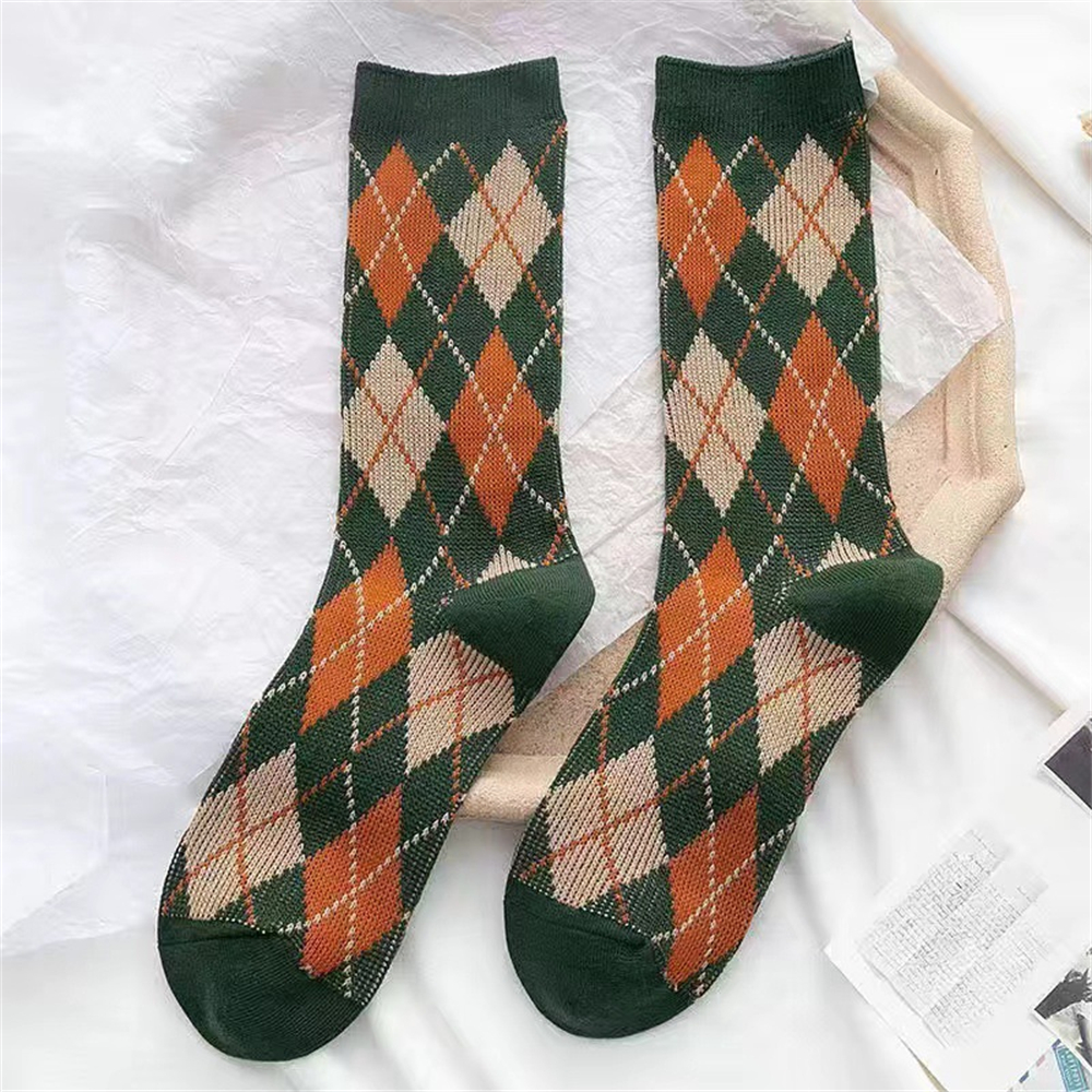 Skarpety damskie jesienne nowe skarpetki modna w kratę bawełniana styl Preppy szczęśliwy zwykły skarpety z dezodorantem skarpetki damskie wysokiej jakości Dropship: zielony