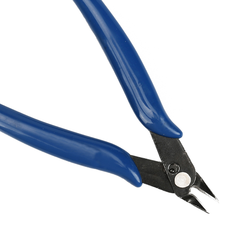 2 Kleuren Metal Snippers Gebruiken Om Snip Elkaar Sterft En Trim Uit De Kleine Metalen Tabs Van Sterven Sets.
