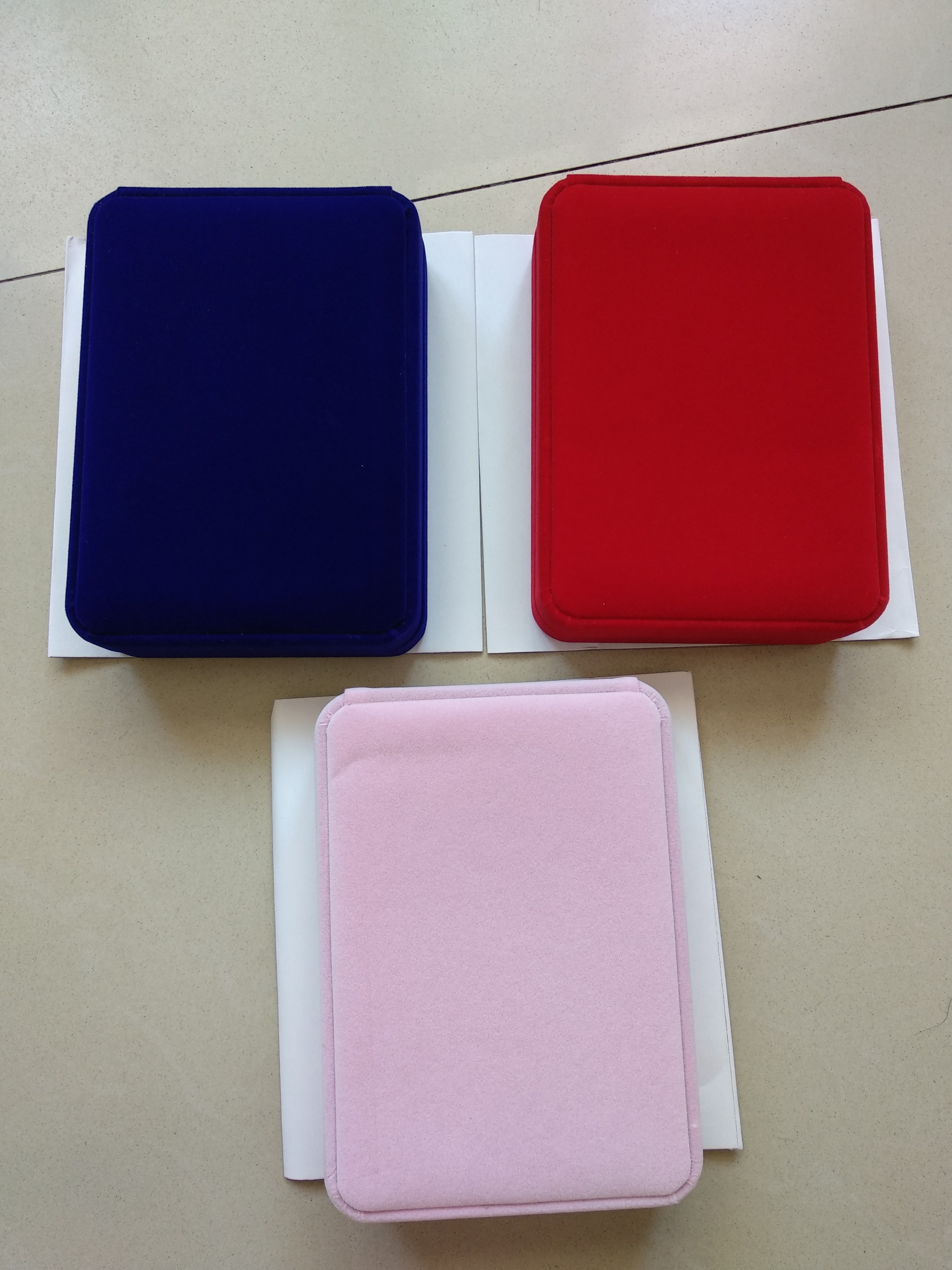 Jewelry Box - 17x12x4cm - Velvet Gift Case - Display Storage for Necklace, Set