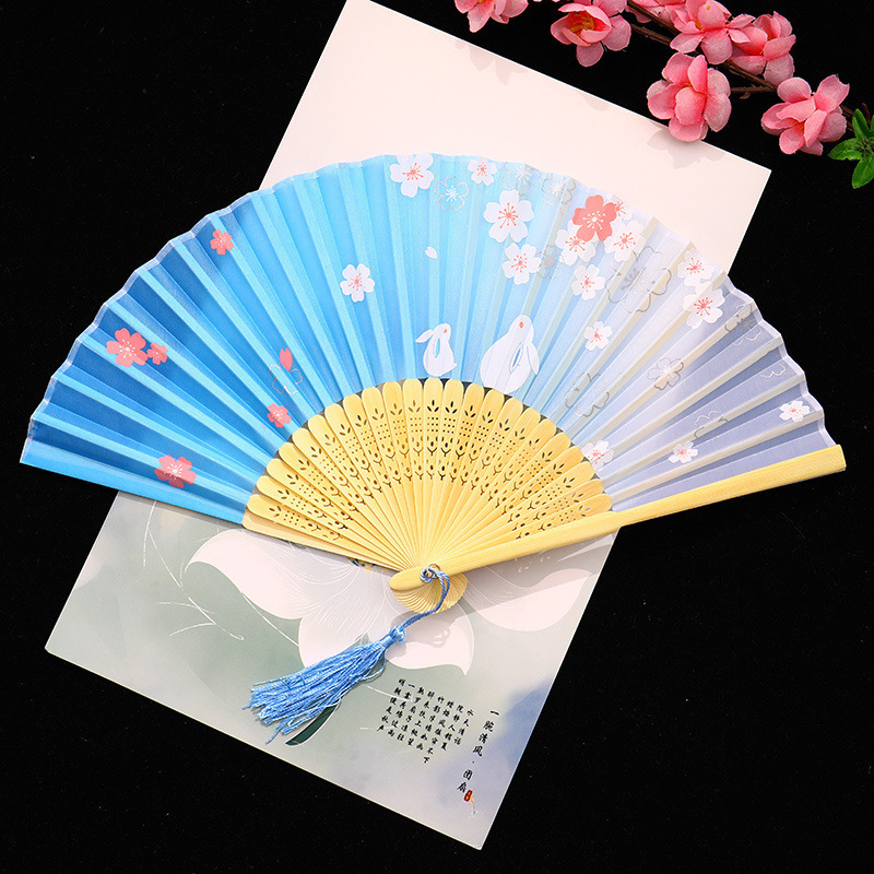 1 st bärbar handfällbar fläkt kinesisk stil dansrekvisita retro fläkt kvinna män bambu trä sidenblomma fällbar fläkt: Marin