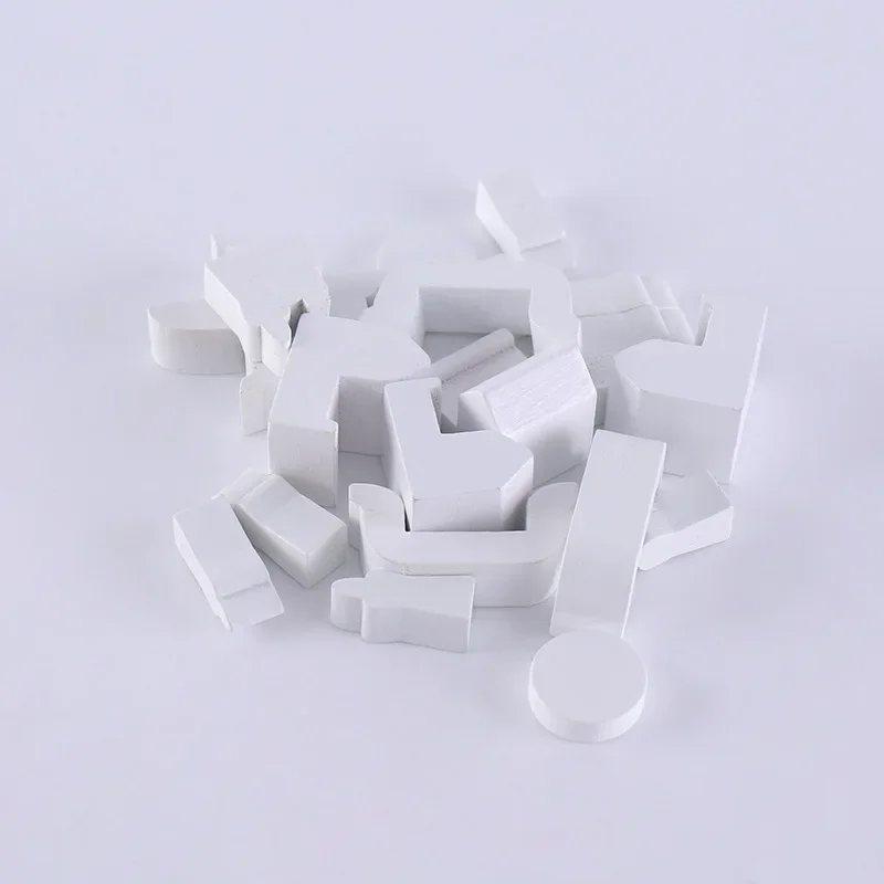1 set di accessori per giochi da tavolo da gioco colorati con marchio in legno