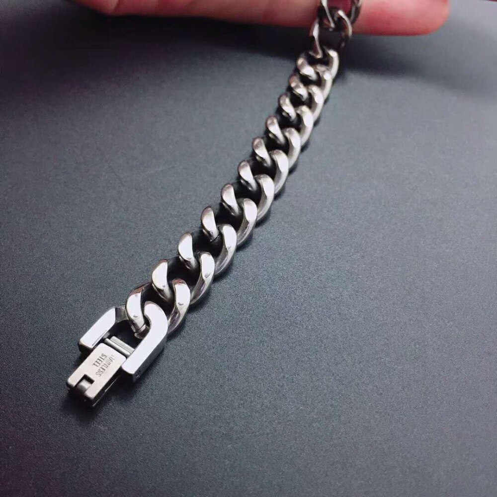 99.9 %  pure titanium sportarmbanden roesten niet, verkleuren niet, zijn niet allergisch