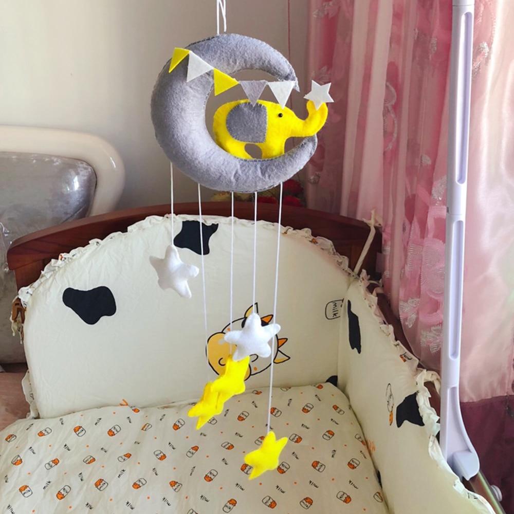 Baby Rammelaars Moon Swan DIY Mom Handgemaakte Bed Bel Speelgoed Roterende Wieg Mobiles Houder Bed Wind-up Musical Box dier Rammelaar Materiaal