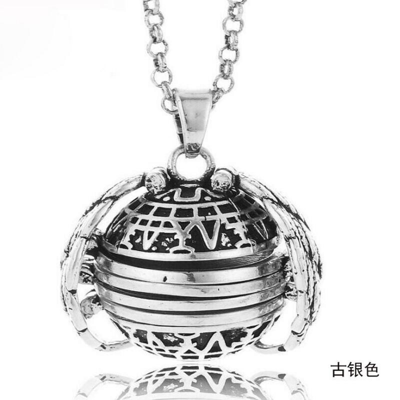 Magic 4 Photo Pendant Locket Necklace Memory Floating Angel Wings Family Pictures Jewelry KAN003: ancient silver color