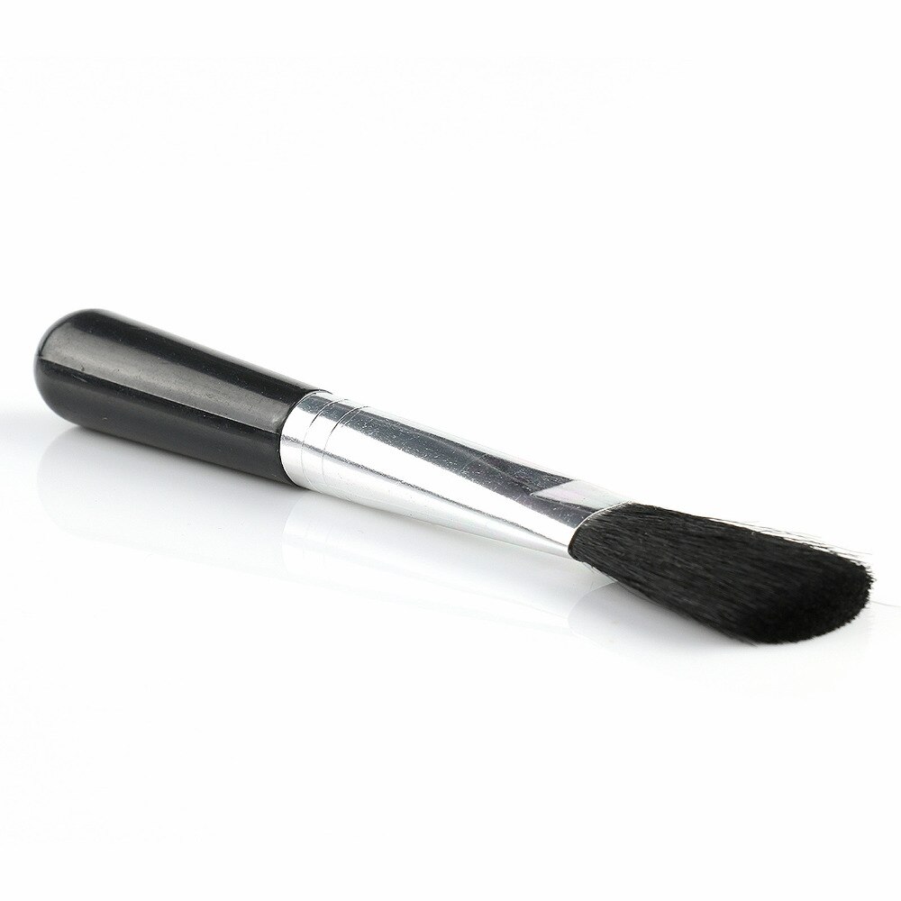 El sistema de cepillo de limpieza de lentes limpia todas las lentes de la Cámara, telescopios, binoculares