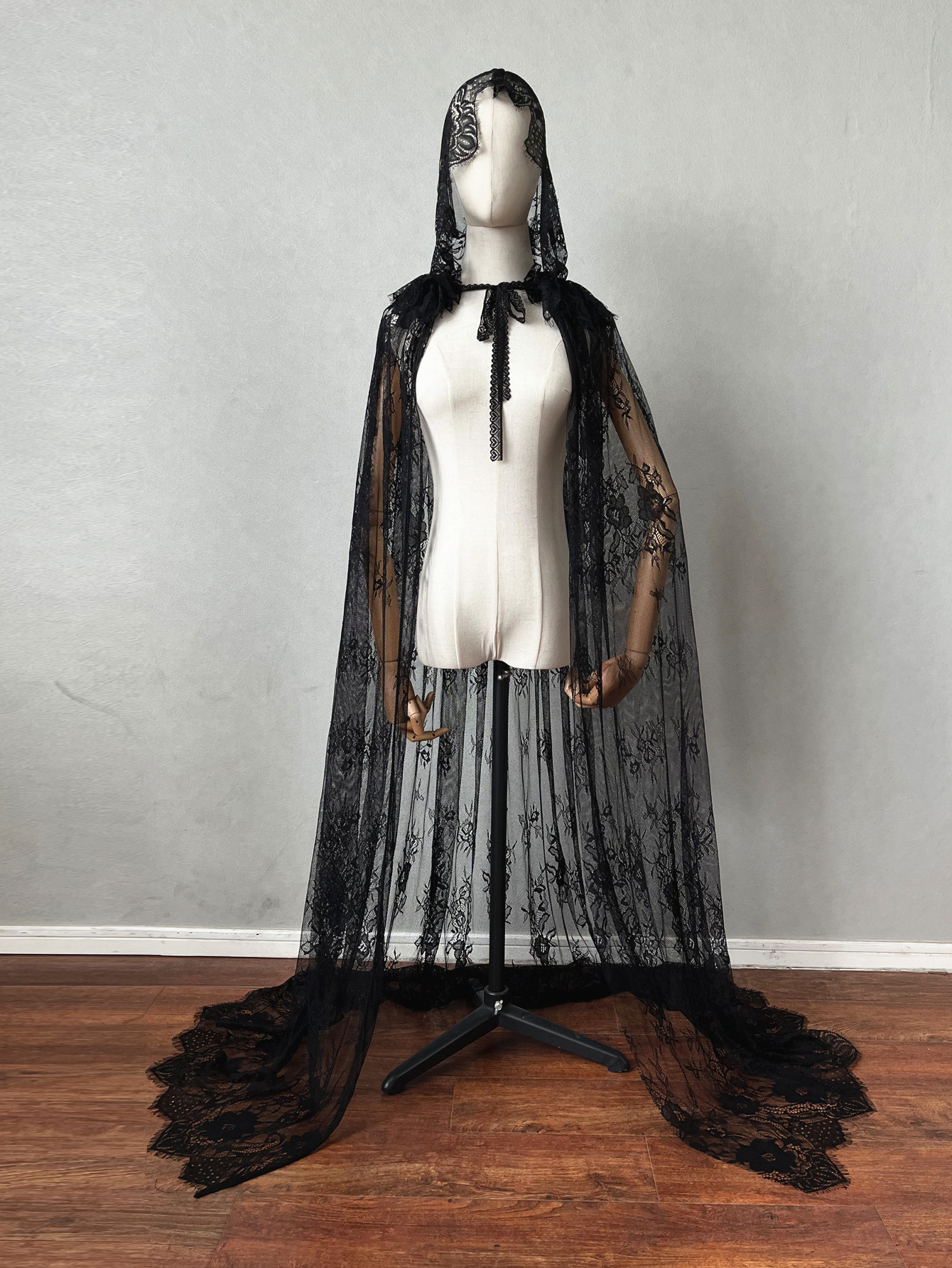 Mantello medievale in pizzo Mantello unisex Mantello con cappuccio Cappotto Stregoneria Abito Scialle da sposa Festa di Natale Strega Mago Costume cosplay