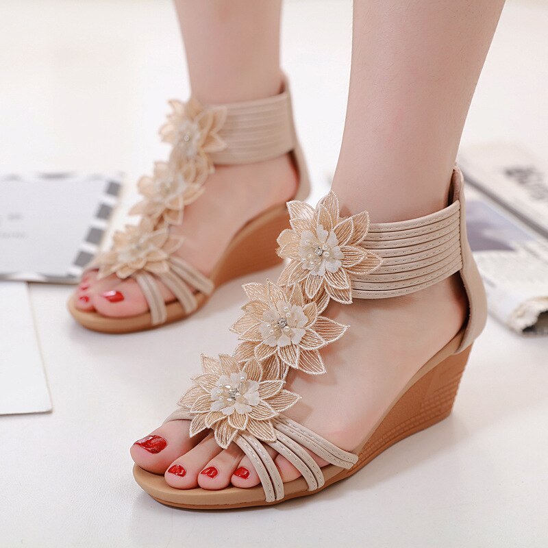 Sandalen Vrouw Lotus Romeinse Stijl Bloem Wig Schoenen Cover Hak Toevallige Zwarte Sexy Populaire Vogue Sandalen Vrouwen Zomer Schoenen 559