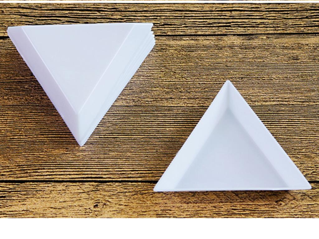 20 White Plastic Triangular Beads Sorting Trays 70mm Storage Container For Craft