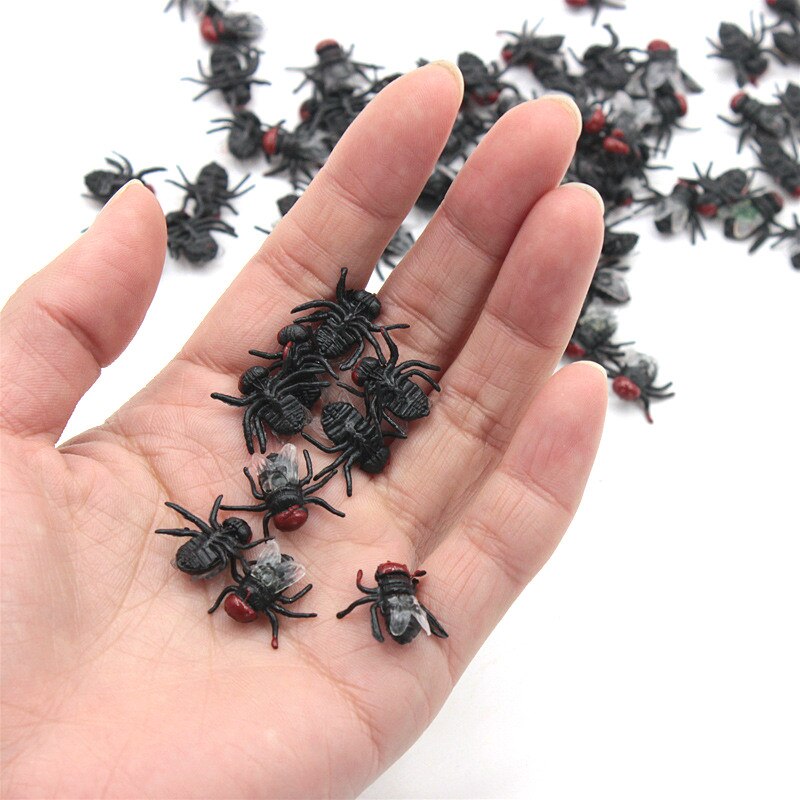 1Pcs April Fools Day Halloween Toys Funny Toy Lifelike Simulation Rubber Fly Gags & Practical Jokes Prop Decorations: Fly