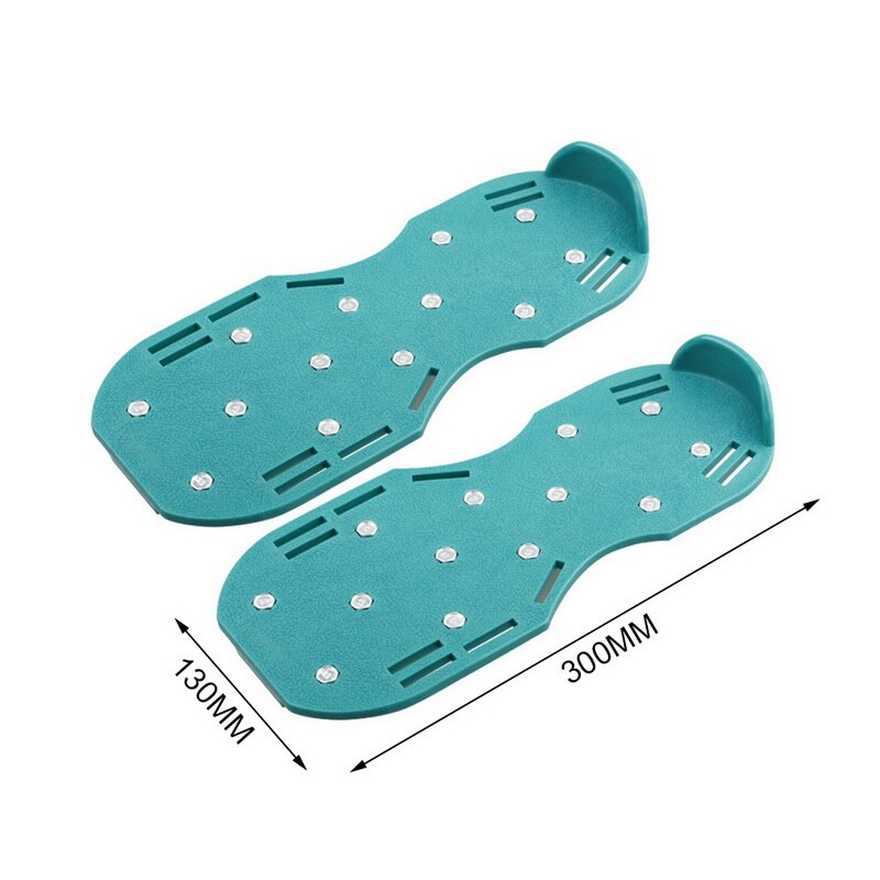 Tuinieren, wandelen, revitaliseren van gras, gazonbeluchter, sandalen, schoenen, nagelschoenen, gereedschap, nagelfrees, tuin