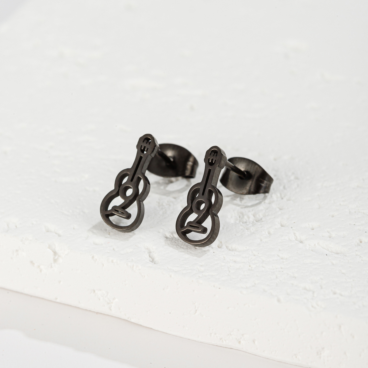 1 paio di orecchini a bottone per chitarra per strumenti musicali in acciaio inossidabile per donne e ragazze, orecchini musicali, regalo per feste: Pistola nera placcata