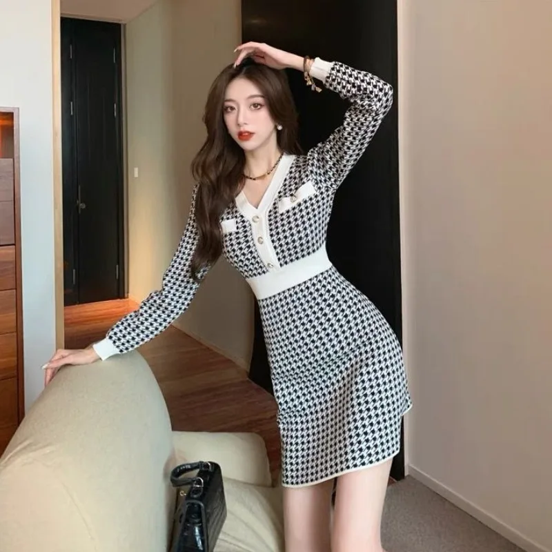 Schwarze Häkelkleider für Damen, Herbst und Winter, in Weiß, Ich bin Ausverkauf, ästhetisches, trendiges Kpop-Strickkleid für Damen