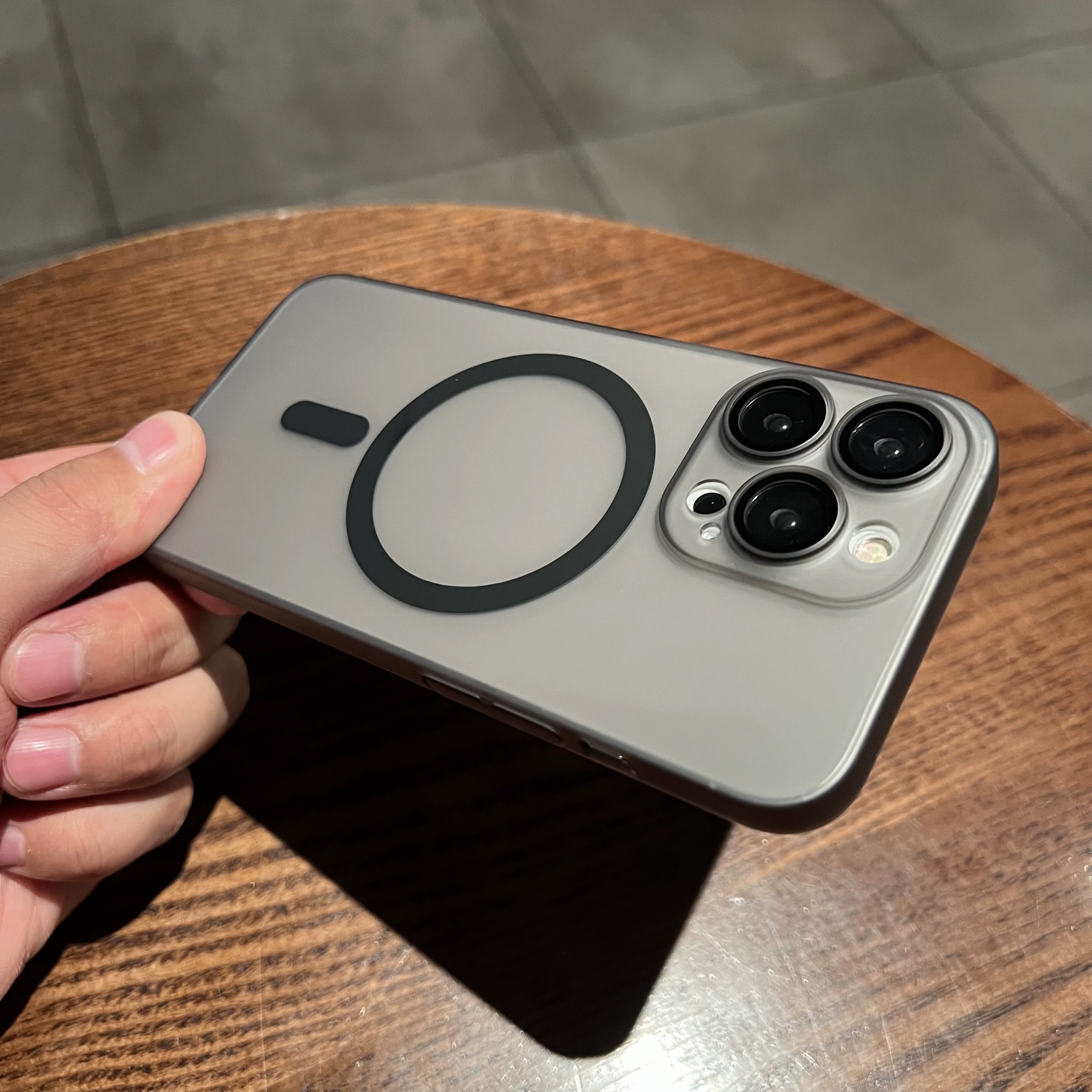 Capa Protetora à Prova de Choque Magsafe Magnetic Matte PC Ultrafino para iPhone 14, 15, 13, 12, 11 Pro Max