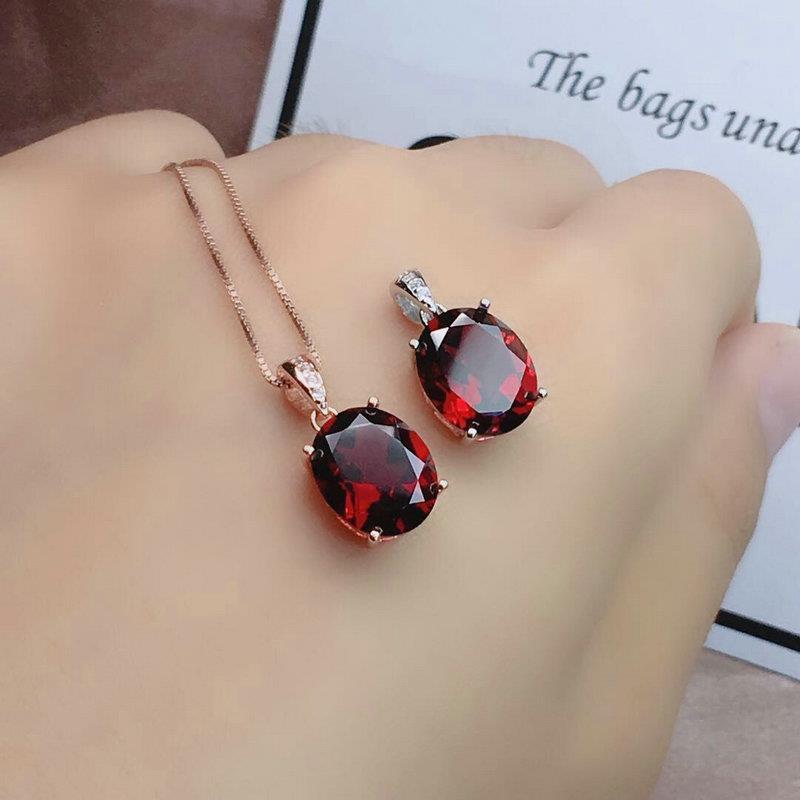 Garnet Pendant Simple Clavicle Ruby Necklace Girls' Day Jewelry Accessories