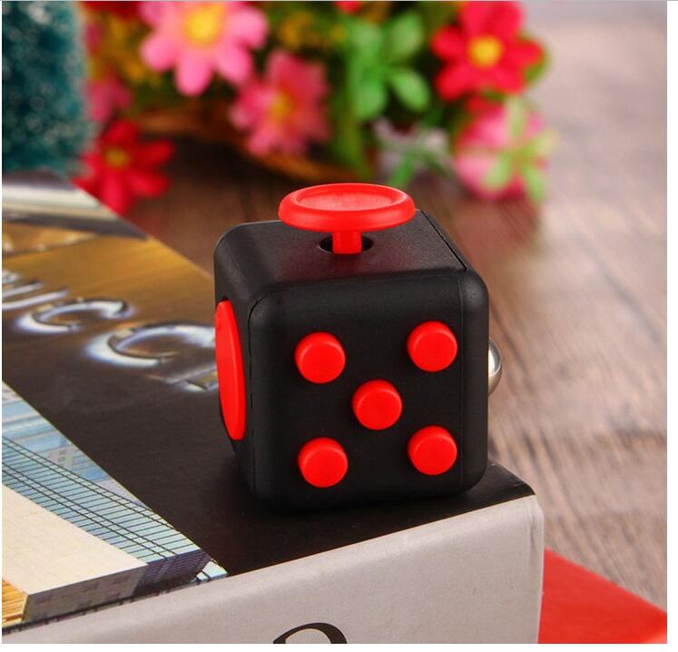 11colors Squeeze Stress Reliever Cube Relieves Anxiety and Stress Juguet For Adults Children cube Desk Spin Toys