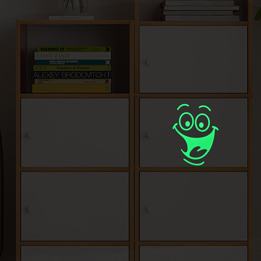 Grappige Cartoon Grote Mond Glimlach Gezicht Luminous Sticker Glow in The Dark Badkamer Sticker Muur Kast Laptop Wc Sticker Decal