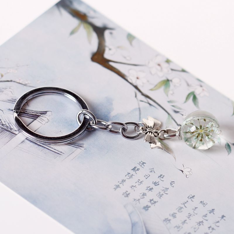 Ethnische Stil Einfache Schöne Getrocknete Blumen Glas Ball Legierung Bogen Anhänger Keychain Süße Mädchen frauen Schlüssel Tasche Zubehör