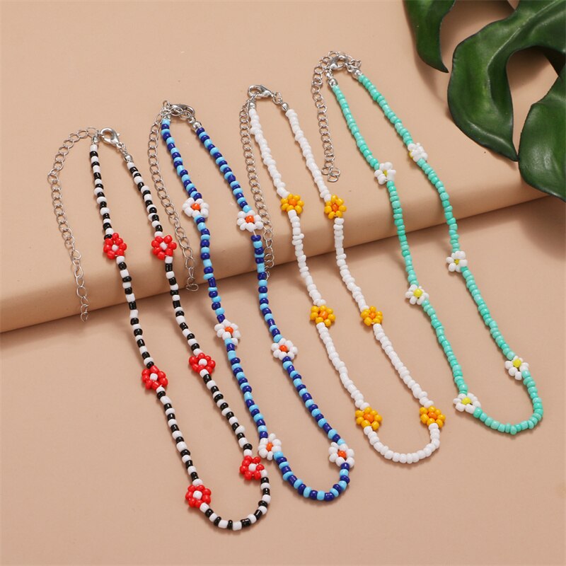 Collier ras du cou court pour femmes, jolie chaîne de perles colorées avec des fleurs de marguerite, bijoux de , coréenne
