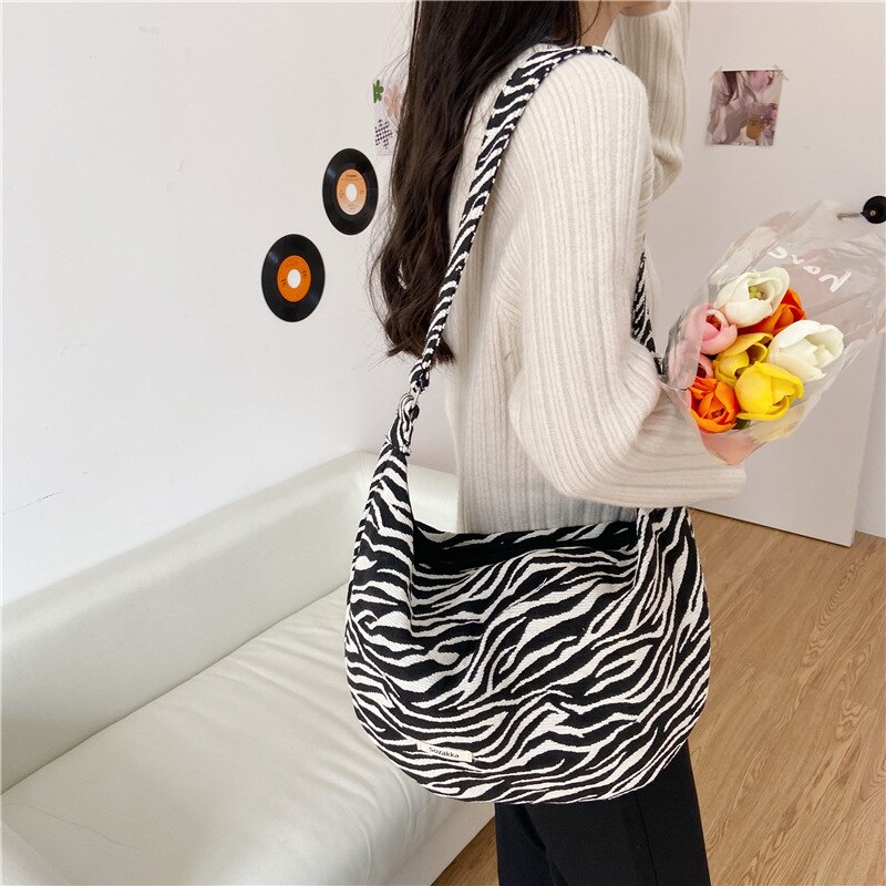 Borsa con fibbia da donna borsa a tracolla in tela a scacchiera in bianco e nero borsa a tracolla borsa per scuola ragazza Lady Shopper Travel