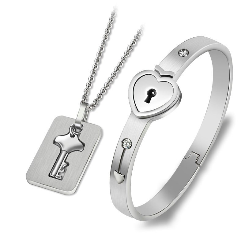 Setti ruostumaton teräs amor rakkaus sydän lukko avain pari rannekoru hänen kuningas ja kuningatar rannekorut rannekorut naiset miehet choker korut: Rodiumilla päällystetty