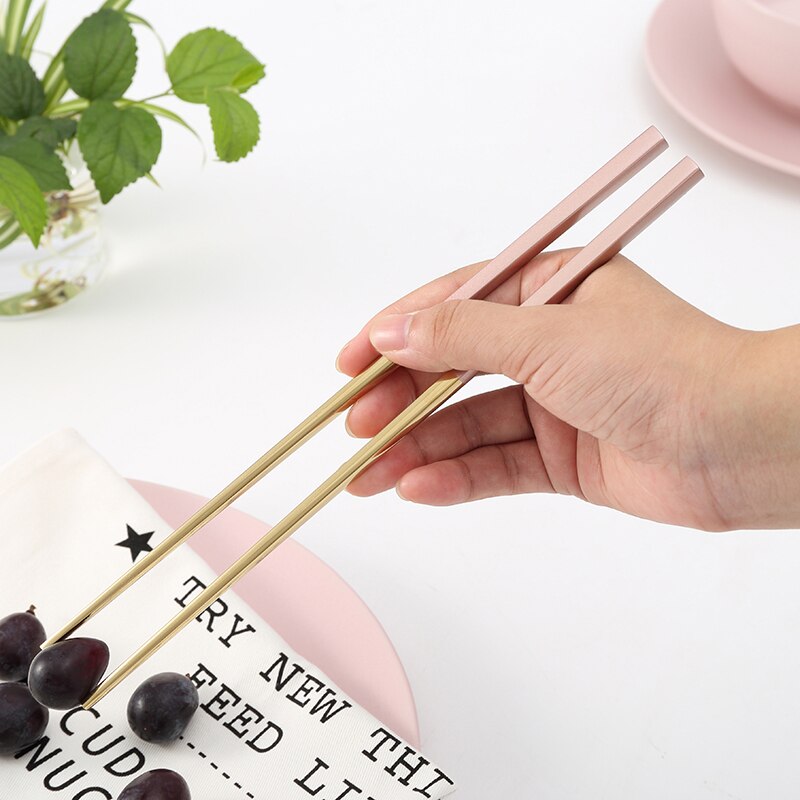 Palillos chinos de Metal rosa, palillos cuadrados de grado alimenticio de acero inoxidable 304, vajilla reutilizable para Sushi, 5 pares