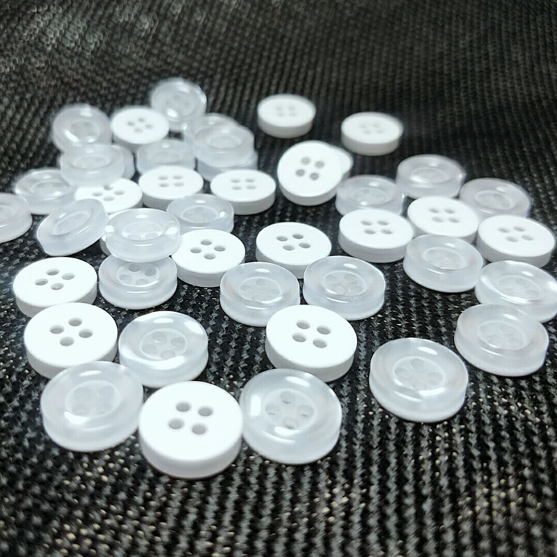 Hl 100 st vit färg 4 hål knappar skjorta kläder tillbehör sytillbehör 11mm a240