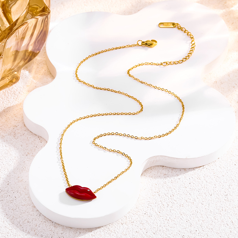 2025 Ins nouvelle en acier inoxydable lèvre rouge pendentif chaîne collier en acier bouche médaillon charme étanche bijoux directe