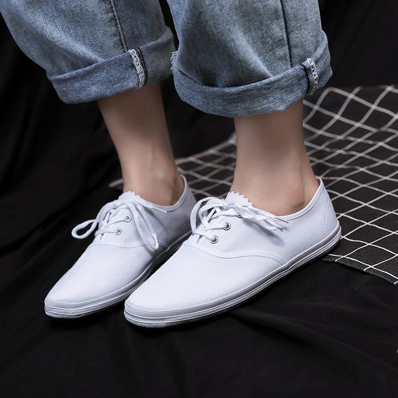 Billiga damskor enkla vita skor sneakers mjuka och bekväma damskor som andas plus storlek 45 platta skor