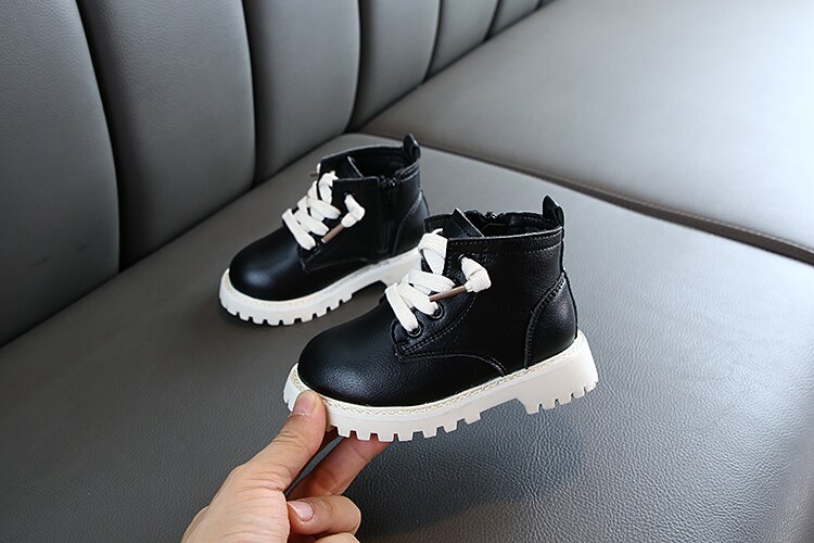Bottes Martin pour enfants, chaussures à semelle souple, confortables et antidérapantes pour filles et garçons de 1 à 3 ans,: Black / 24